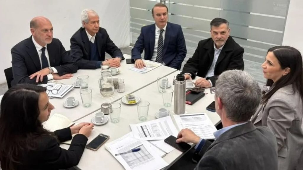 Pascuttini presiona a ARCA por recuperar recursos del Fondo del Tabaco